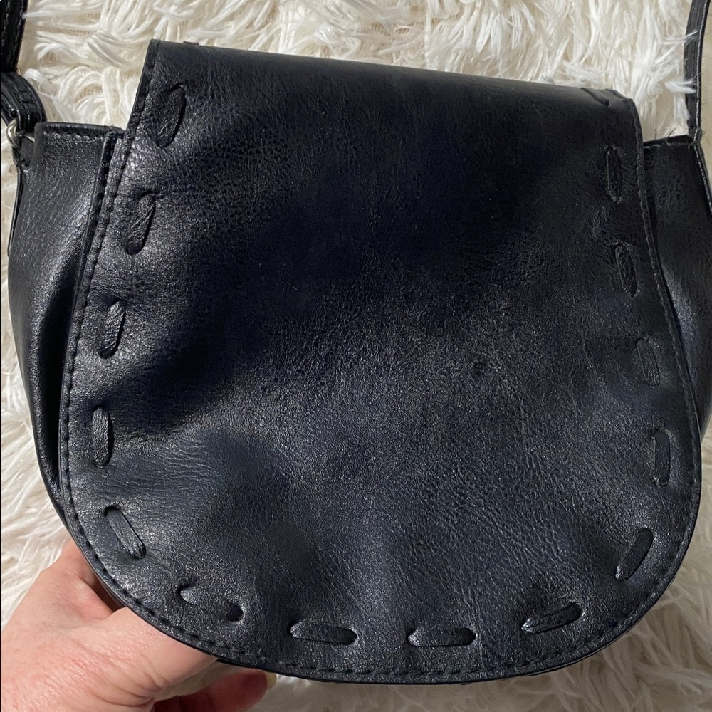 BLACK CROSSBODY SADDLE BAG w/ TASSEL - SMALL EVERYDAY PURSE - Picture 6 of 12